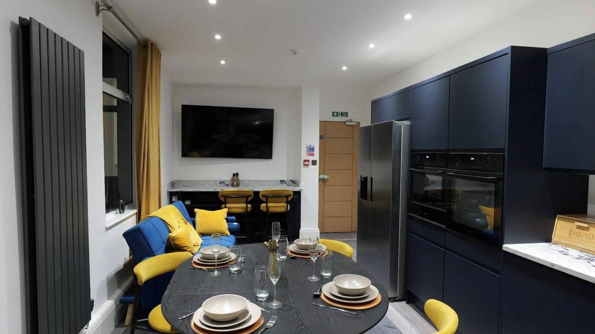 Liverpool House | Spacious 5-bedroom All Ensuite luxurious house in lovely Liverpool