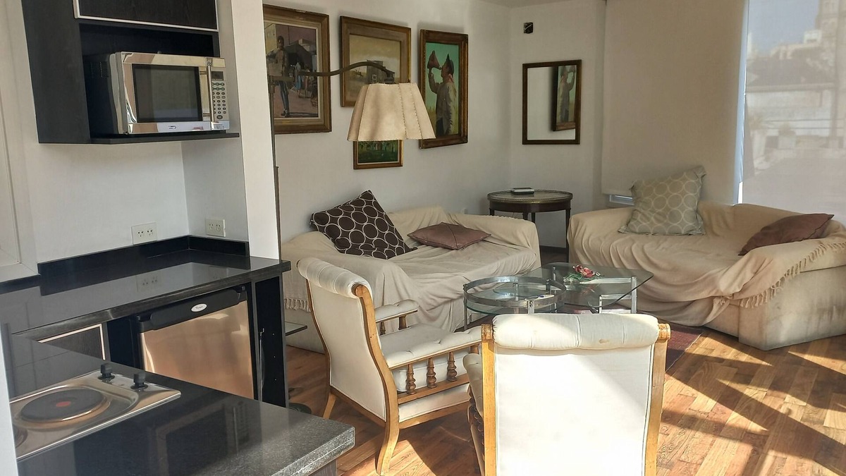 Barracas House | Spacious 5-bedroom house with AC and WiFi in gorgeous San Telmo, Buenos Aires.