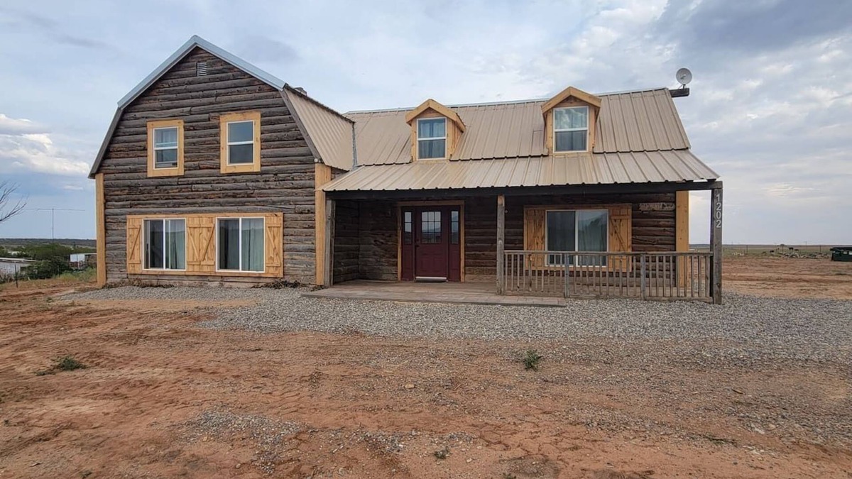 Blanding Cabin | Spacious 5-bedroom cabin in charming Blanding with AC, WiFi