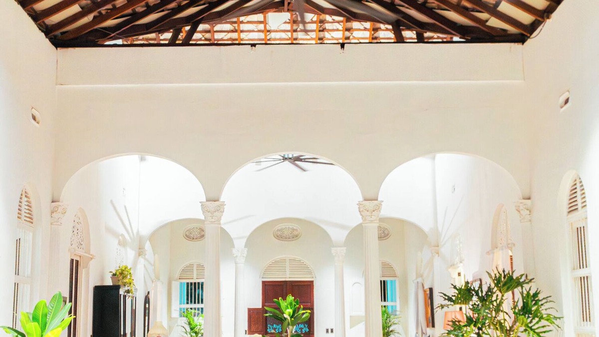 Manga House | Spacious 5-bedroom colonial house with WiFi, private pool and jacuzzi bbq Area