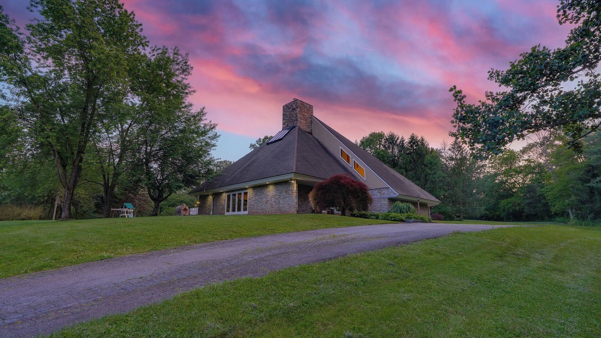 Rexmont House | Spacious 5-bedroom estate in wonderful Lititz with AC, WiFi