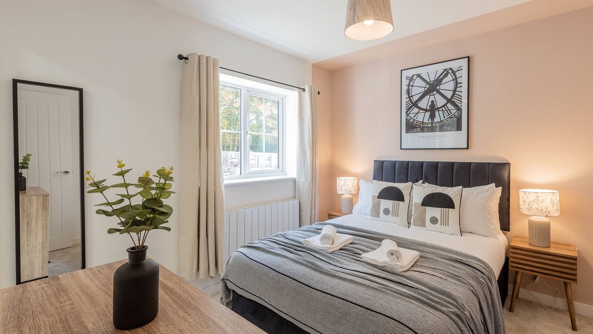 Newark upon Trent House | Spacious 5-Bedroom House in Nottingham