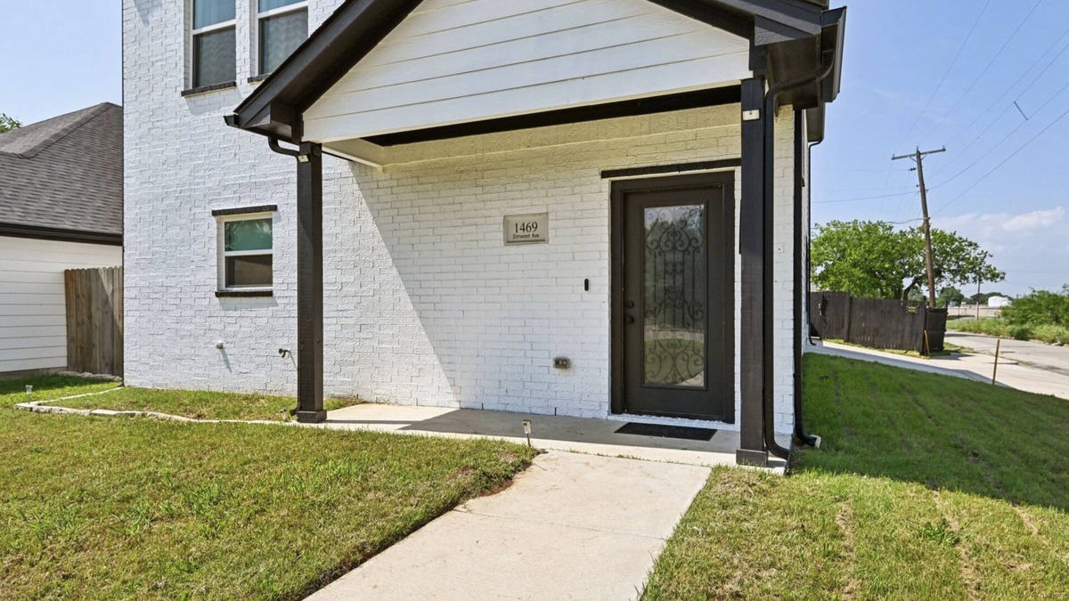 Fort Worth House | Spacious 5-bedroom house in delightful Fort Worth with WiFi, AC