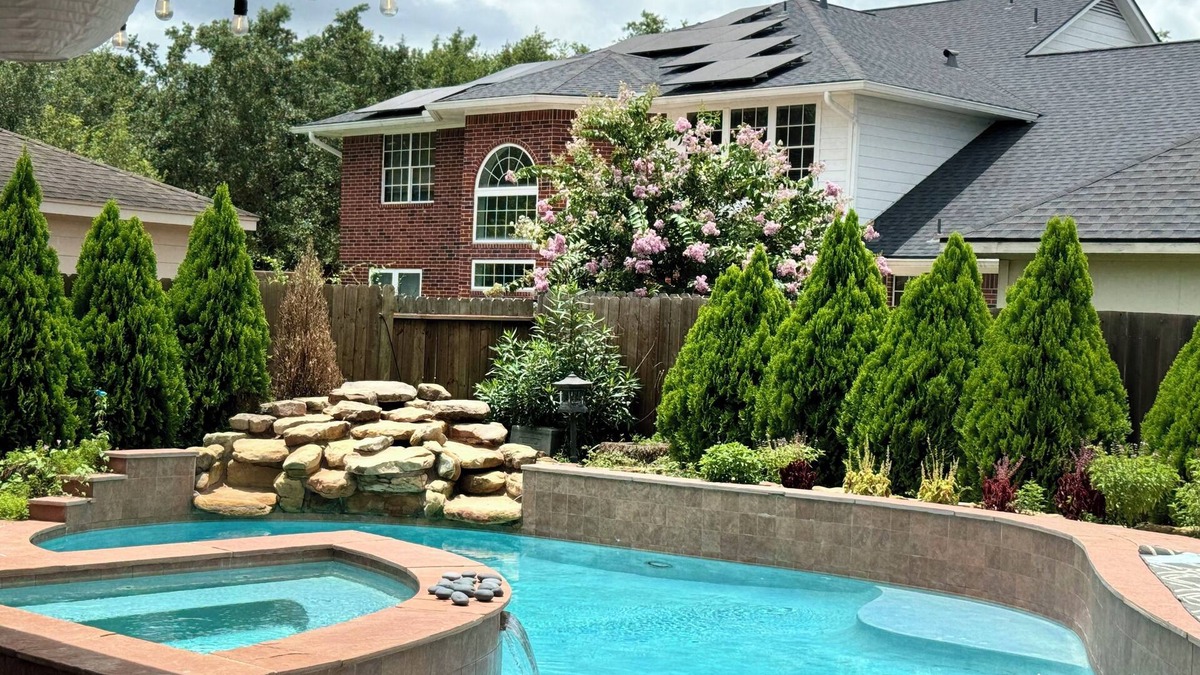 Sugar Land House | Spacious 5-bedroom house with WiFi and fitness room in charming Sugar Land