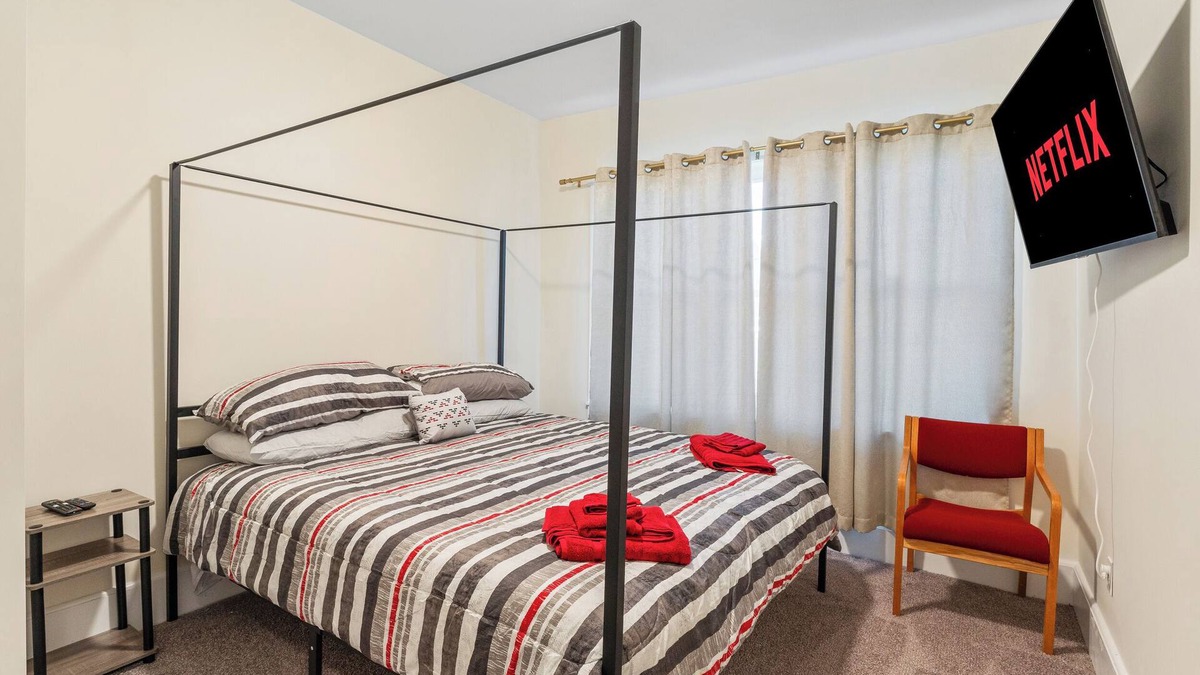 Wilmington House | Spacious 5-bedroom house in charming Wilmington with WiFi, AC