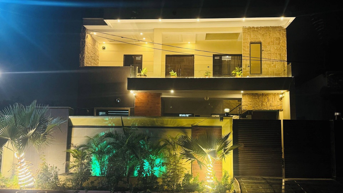 Amritsar Bed & Breakfast | Spacious 5-Bedroom Homestay with Attached Washrooms, near Amritsar Airport.