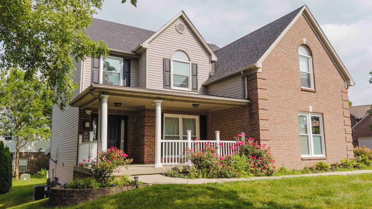 Lexington House | Spacious 5-bedroom house with fitness room in charming Lexington