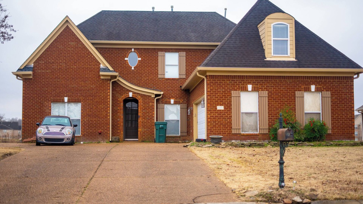 Southaven House | Spacious 5-bedroom house with WiFi, AC and parking in peaceful Southaven.