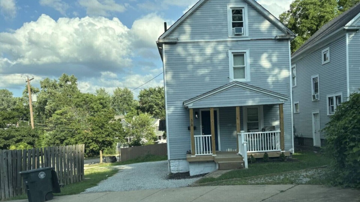Highland Square House | Spacious 5-Bedroom Home in Highland Square Akron