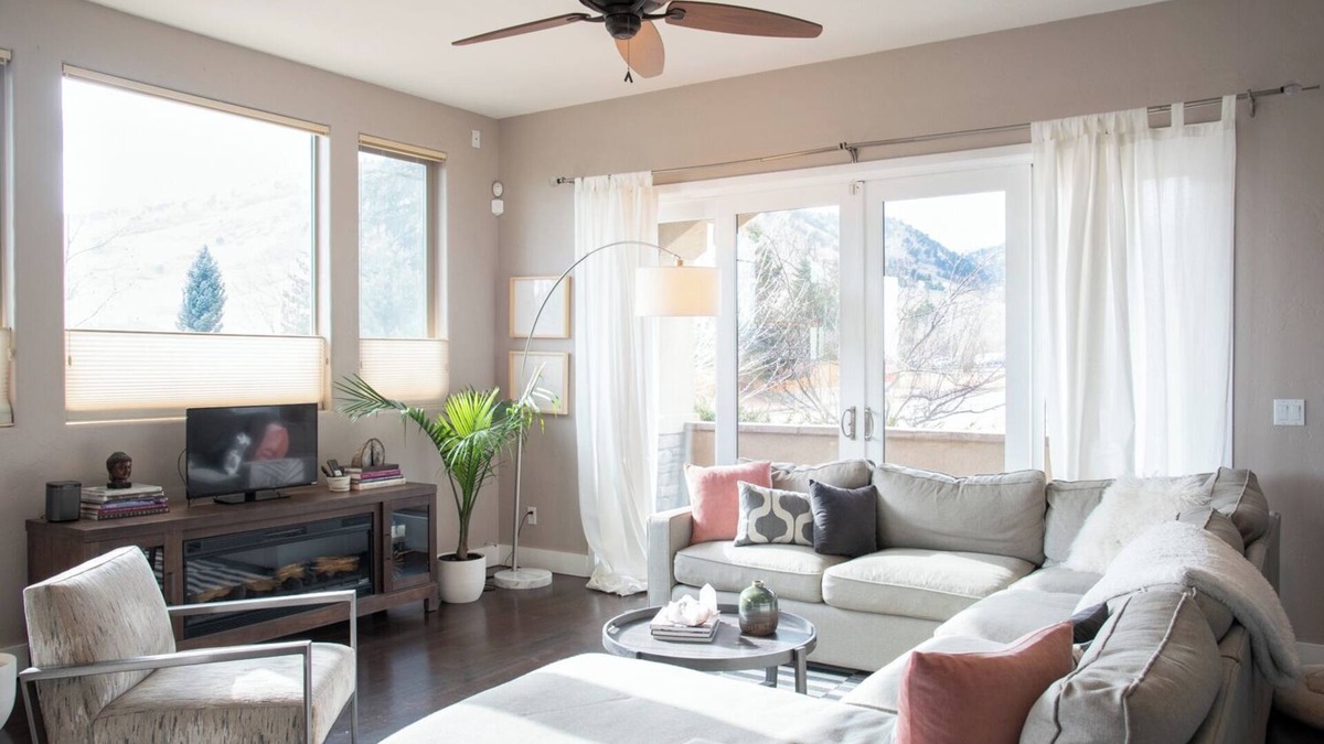 Dakota Ridge - Northbriar House | Spacious 5-bedroom Home with Gorgeous Mountain Views & Trails in North Boulder