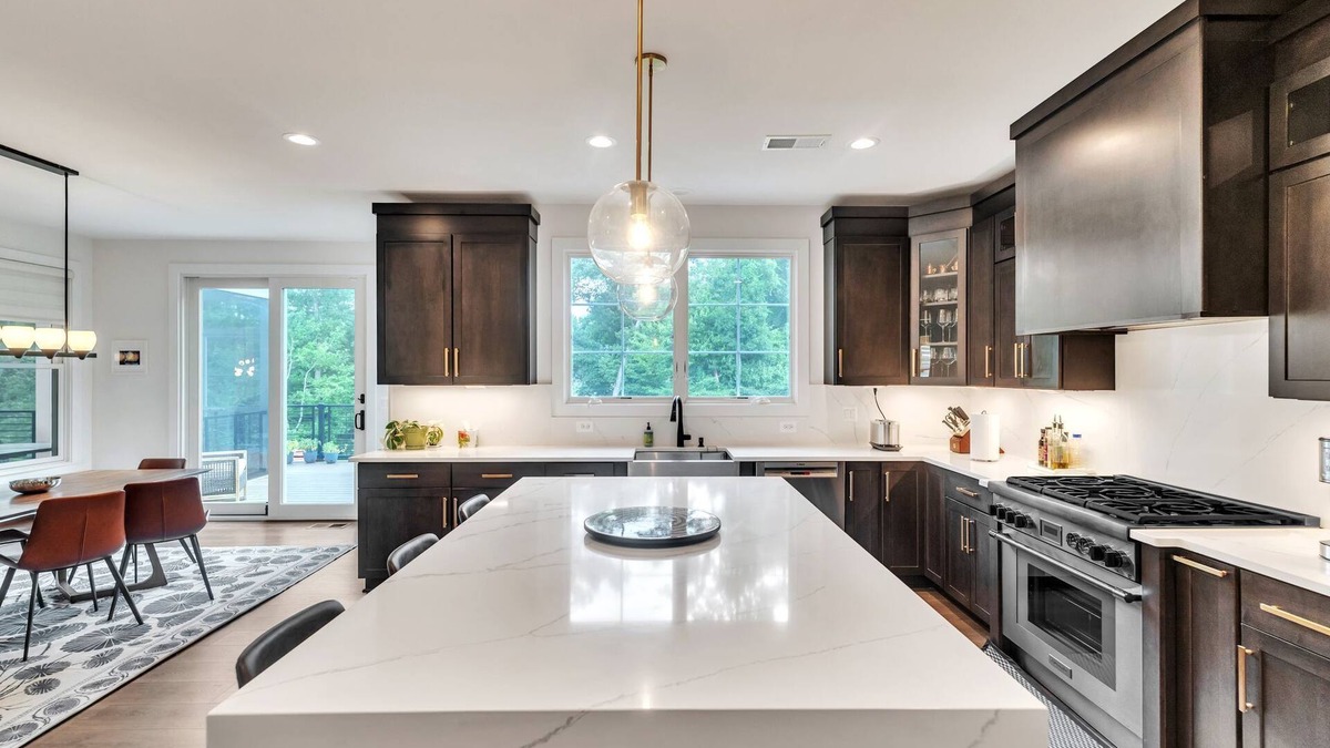 Herndon House | Spacious 5-bedroom home, Family Friendly in delightful Oak Hill
