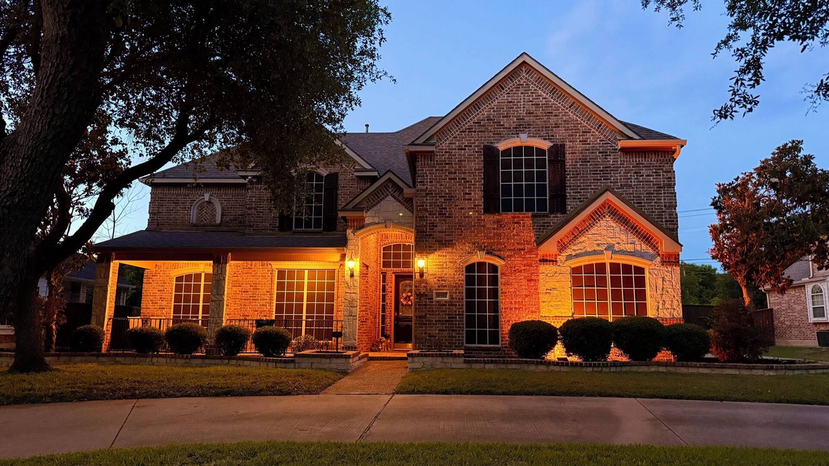 Rowlett House | Spacious 5 Bedroom Home Luxury Outdoor Space Ideal for Families & Remote Work