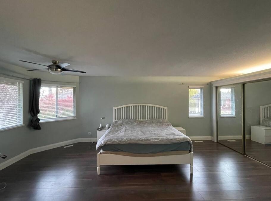 Langley House | Spacious 5-bedroom home with parking
