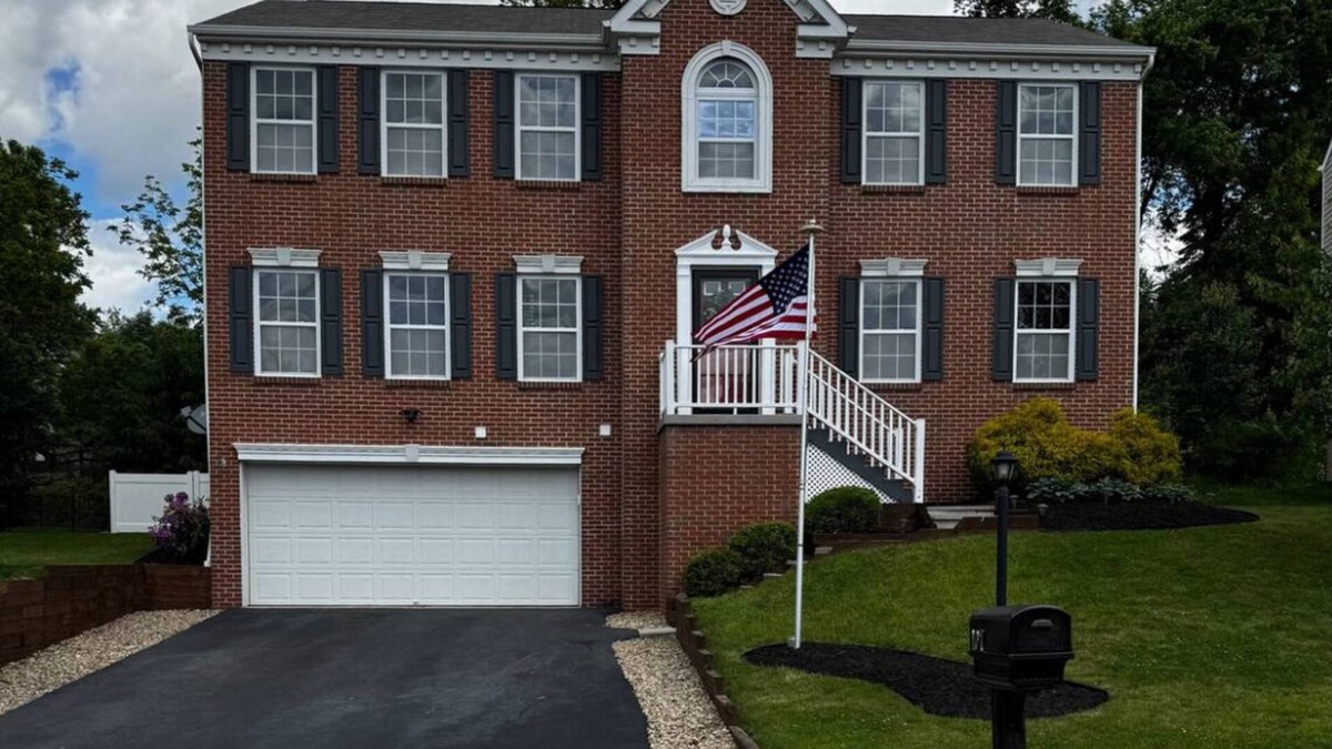Imperial House | Spacious 5-bedroom house with WiFi, AC in fabulous Imperial