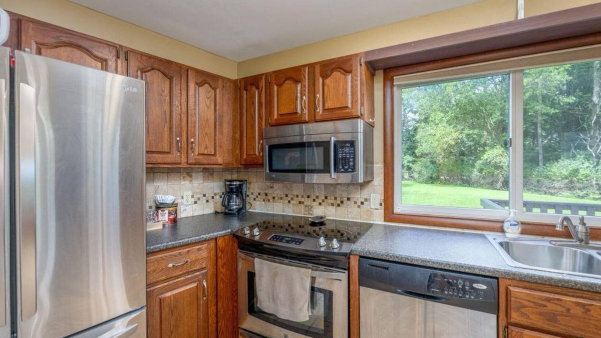 Canadian Lakes House | Spacious 5-bedroom house in charming Canadian Lakes