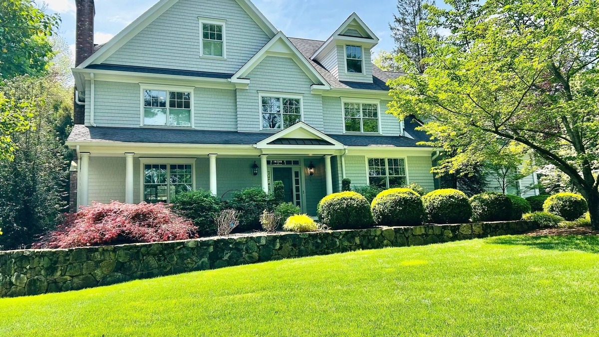 Westport House | Spacious 5-bedroom house in Westport with fitness room, pool and home theatre.