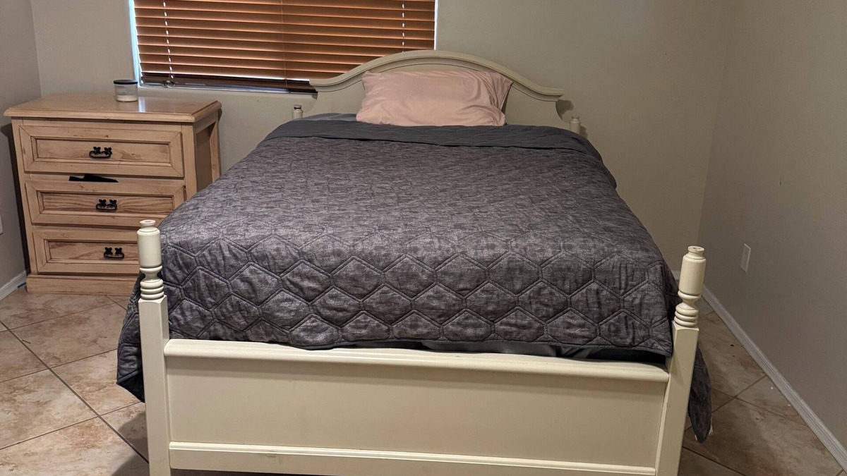 River Walk Villages House | Spacious 5-bedroom house with AC, WiFi in brilliant Phoenix