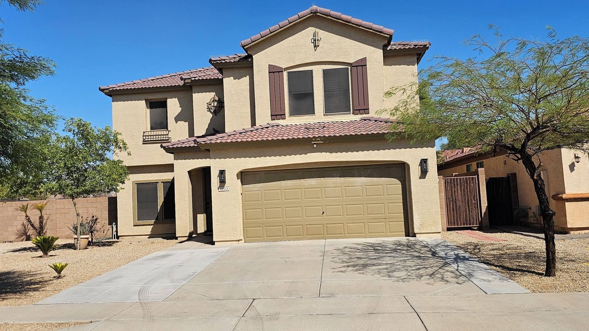 Maryvale House | Spacious 5-bedroom house 3 min from Cardinals Stadium and West Gate shopping