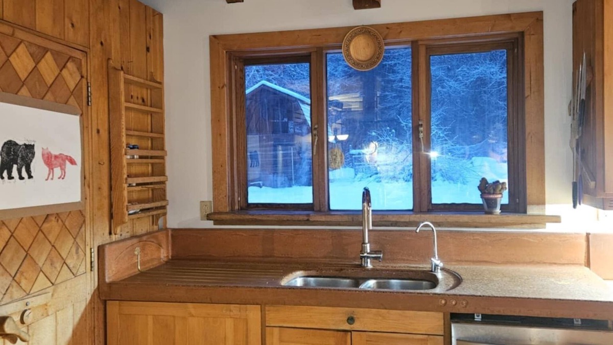 Winlaw House | Spacious 5-bedroom house in peaceful Winlaw with WiFi