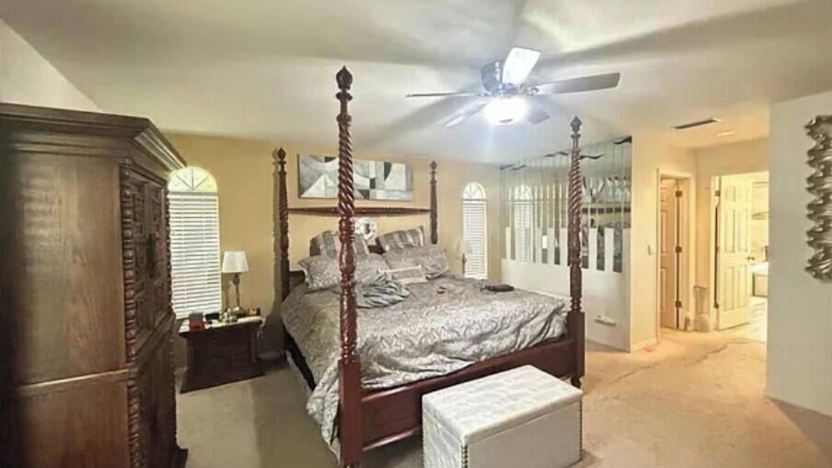 Odessa House | Spacious 5-bedroom house in amazing Odessa, 1 acre, Lake Front