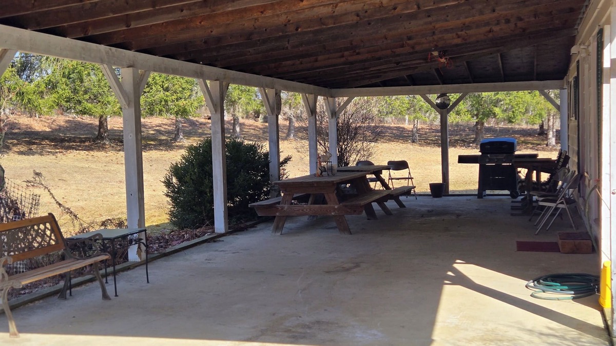 Cowanesque House | Spacious 5-bedroom Rustic country house in welcoming Nelson PA with WiFi
