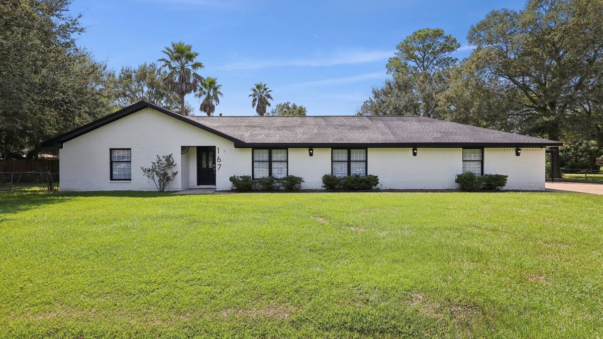 Bridge City House | Spacious 5 bedroom home in Bridge City w/pool