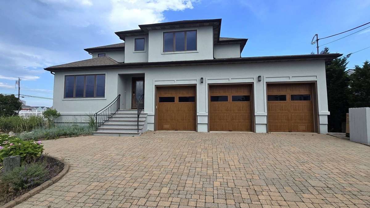 Mantoloking House | Spacious 5-bedroom 4 Full Bathroom Waterfront Home in Mantoloking Shores!