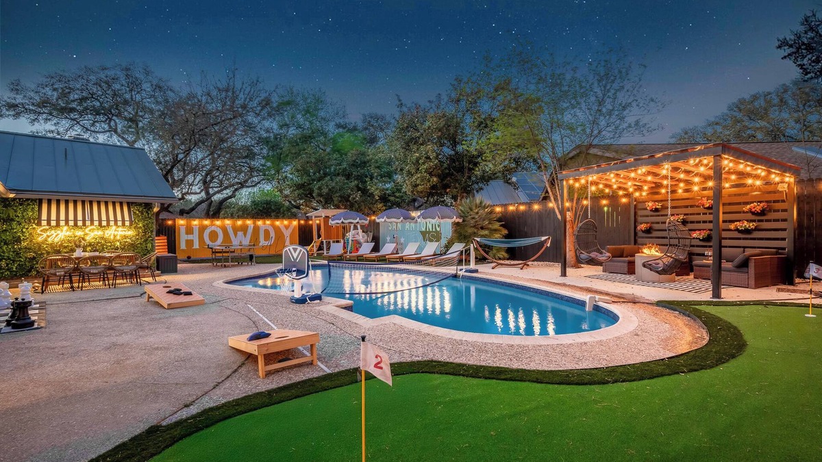 Vance Jackson House | Spacious 5-bedroom Heated Pool with Spa, Movie Room, Golf + More