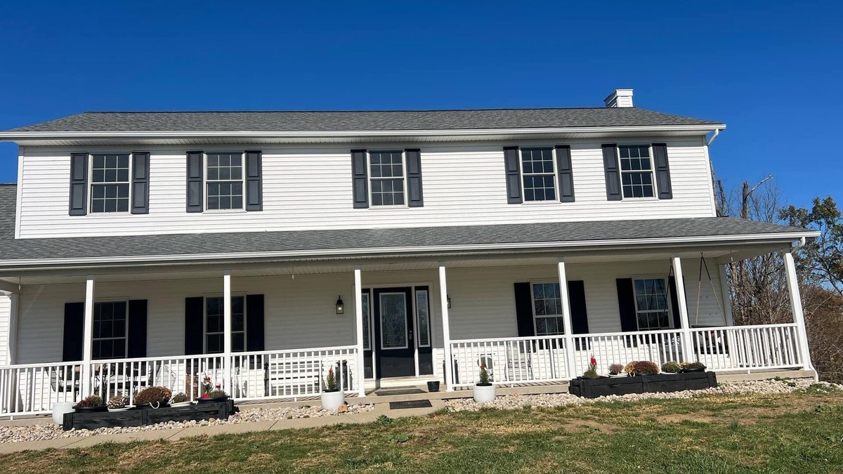 Williamstown House | Spacious 5-bedroom country home in serene Williamstown near the Ark and lake