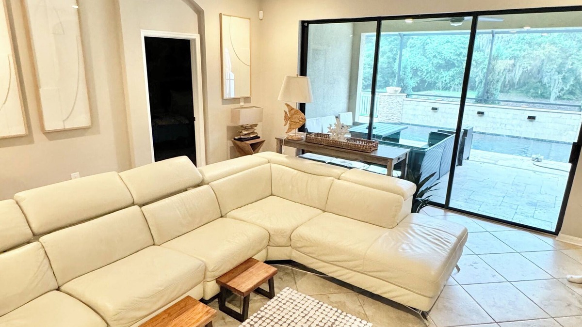 Wesley Chapel House | Spacious 5-br, 3ba house in Wesley Chapel with AC, WiFi & pool
