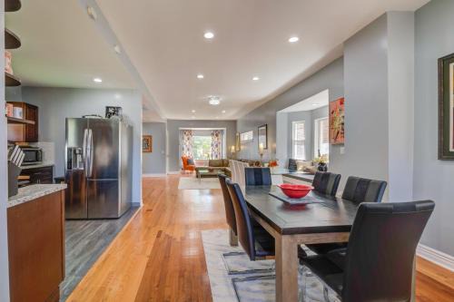 North Lawndale House | Spacious 5-BR House near Transit w Parking