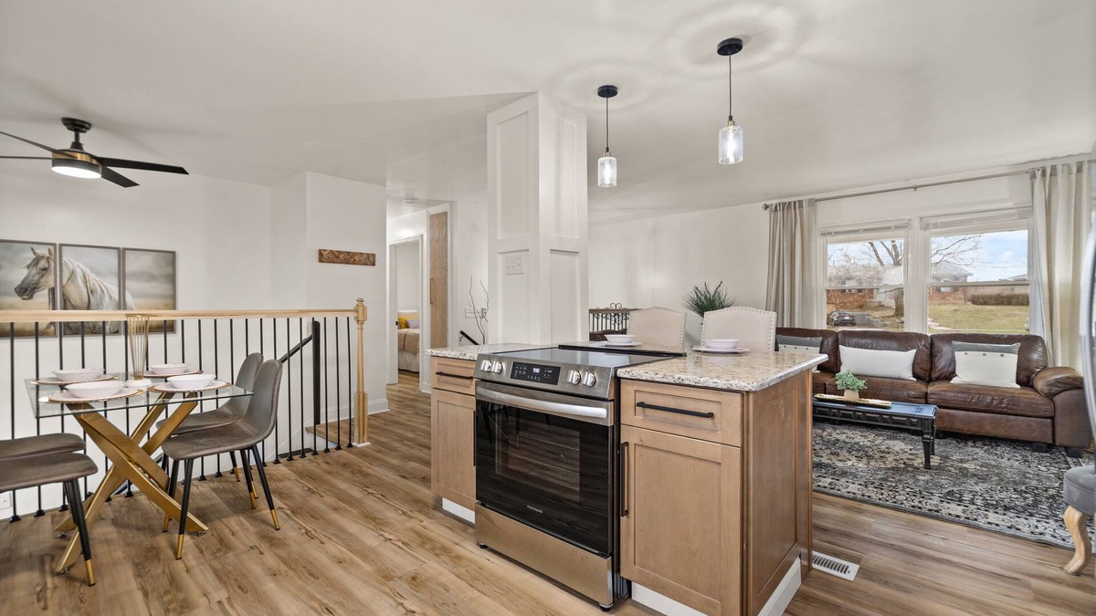 Lexington House | Spacious 5-BR House w/WiFi, Theater, Laundry, Fully Stocked Kitchen, & Patio