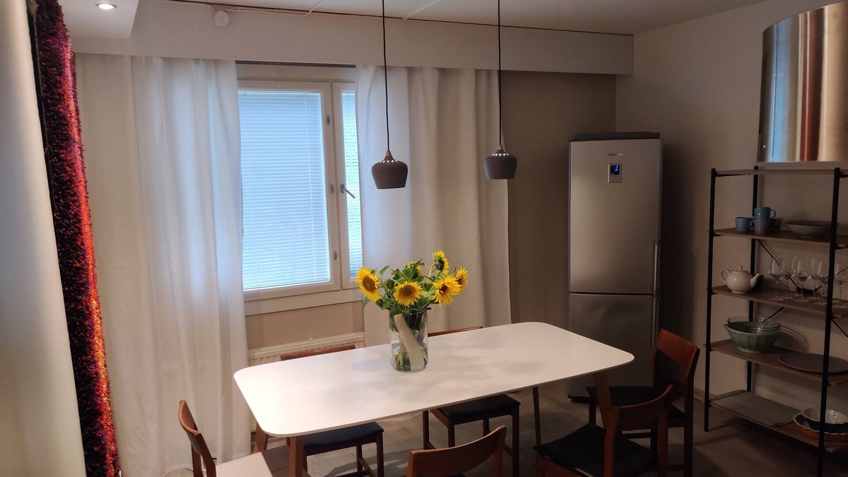 Koillinen District Apartment | Spacious 57-sqm, ground-floor flat in Helsinki, perfect for two persons!