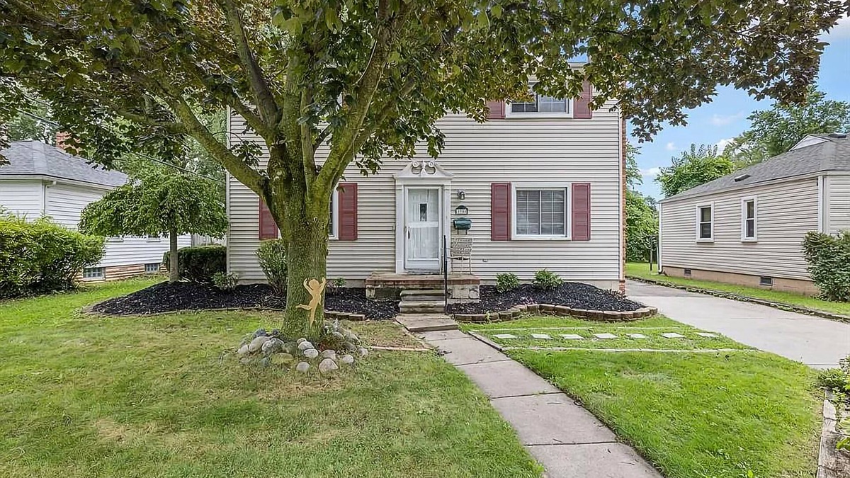 Royal Oak House | Spacious 5BR/2BA-5x55" TV-SupernFast Fiber Internet-Royal Oak DT-Prime Location