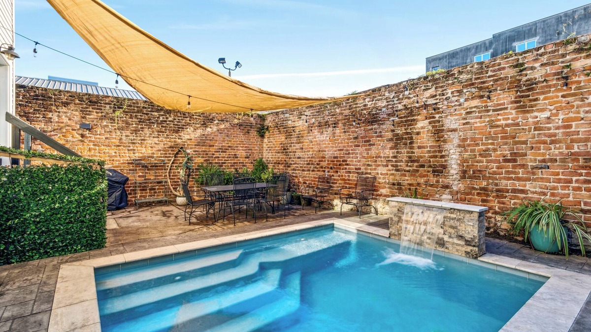 Faubourg Lafayette House | Spacious 5BR/3BA with Private Heated Pool