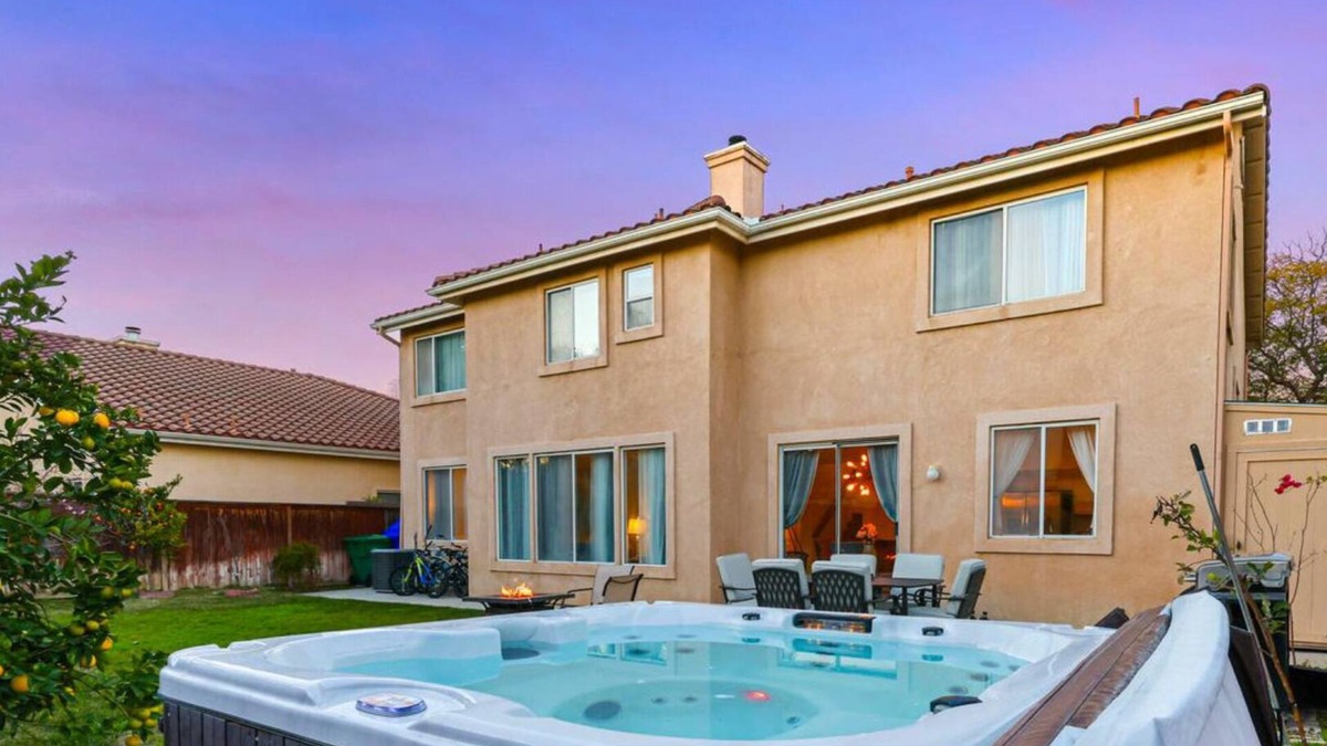 Ivey Ranch - Rancho Del Oro House | Spacious 5BR, 4 Bath With Hot Tub & Pool Table Only 5 Mi to Beach