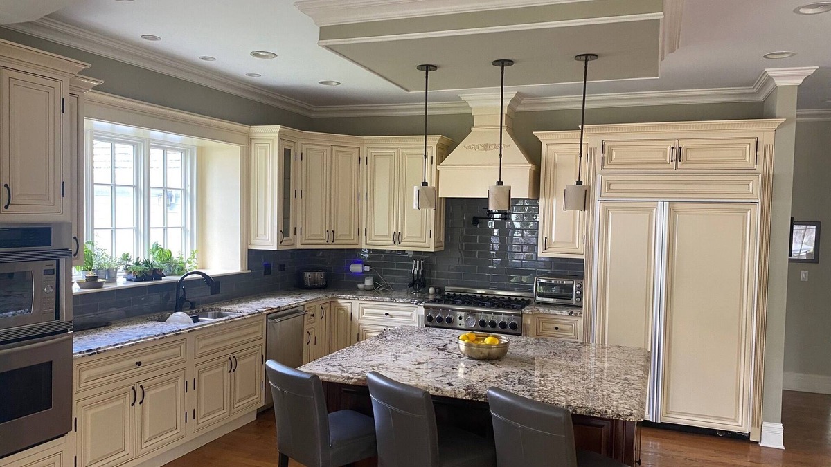 Glenview House | Spacious 5BR/6BA Gorgeous Home in Fabulous Northshore Chicago location!