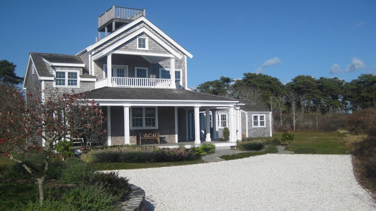 Tom Nevers House | Spacious 5BR 7 bath Home on 3 Acres Near Beach/Bike Path/Shuttle Bus