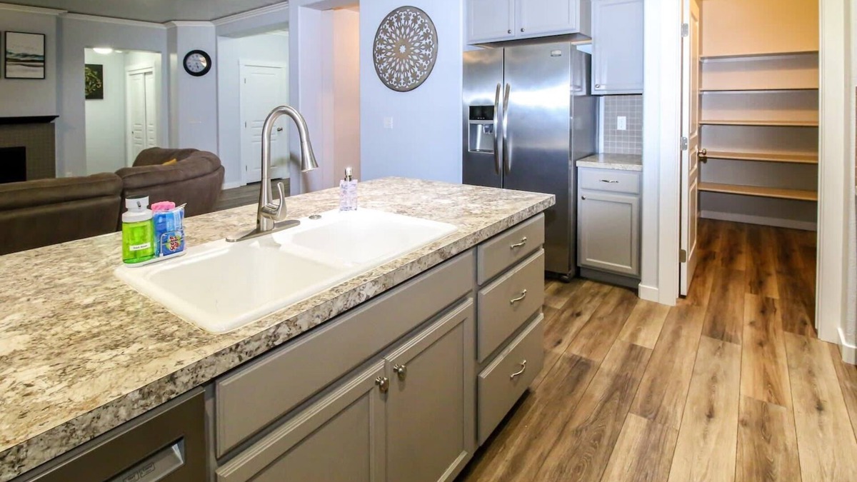 Kuna House | Spacious 5BR Family Home with BBQ & Workspace