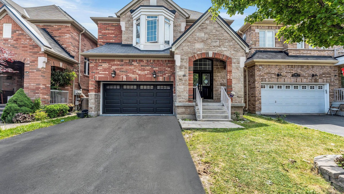 Halton Regional Municipality House | Spacious 5BR Home | Sleeps 14 | Family Gateway