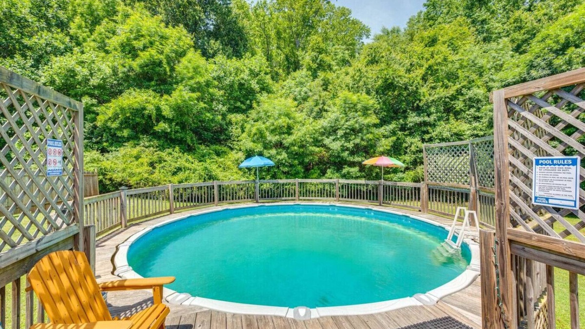 Hampton House | Spacious 5BR Oasis w/Pool + Deck