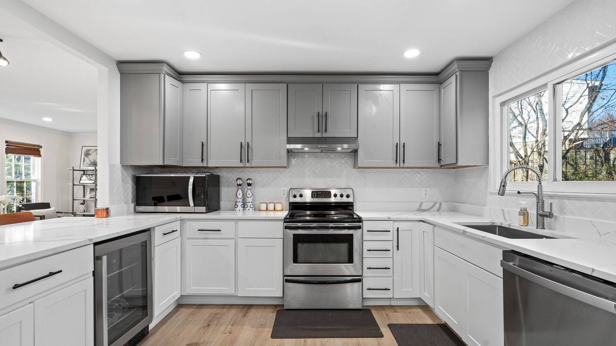 Fort Washington Villa | Spacious 6-bedroom with beautiful Garden for BBQ near Gaylor/MGM/National Harbor