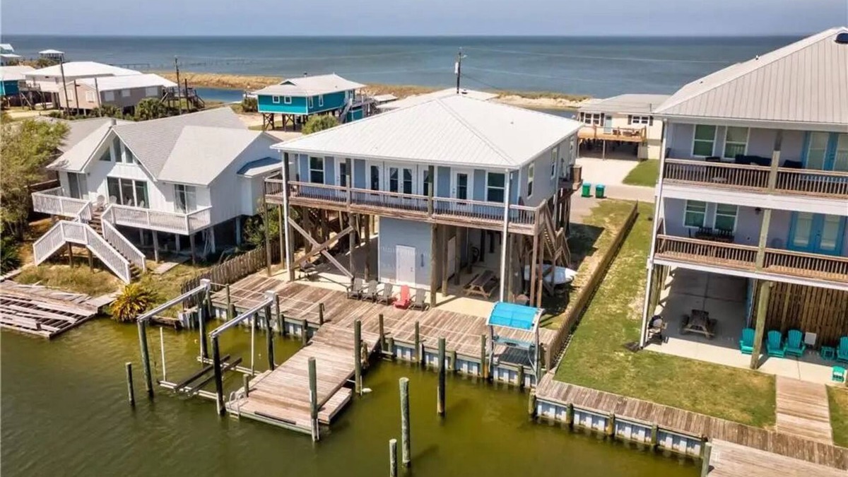 Dauphin Island House | Spacious 6-bedroom waterfront house in Dauphin Island with short walk to beach