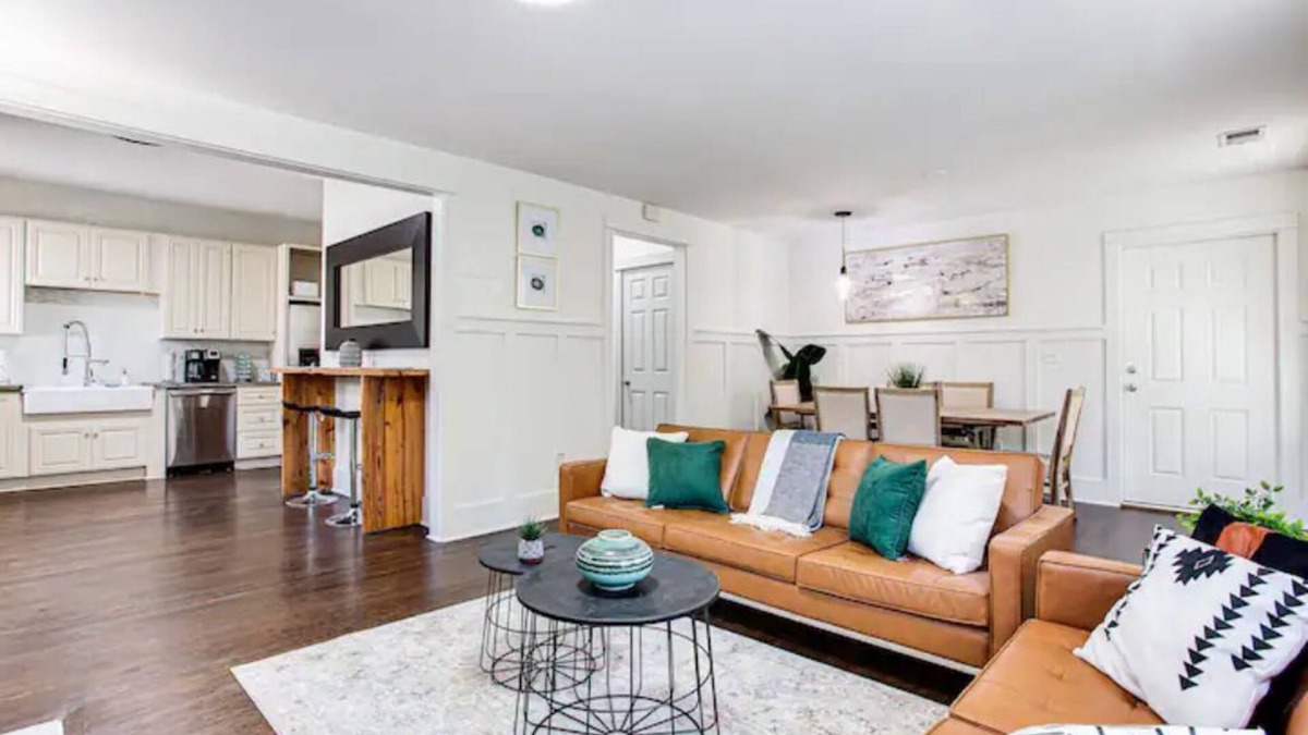 Old Fourth Ward House | Spacious 6-bedroom duplex home in downtown Atlanta