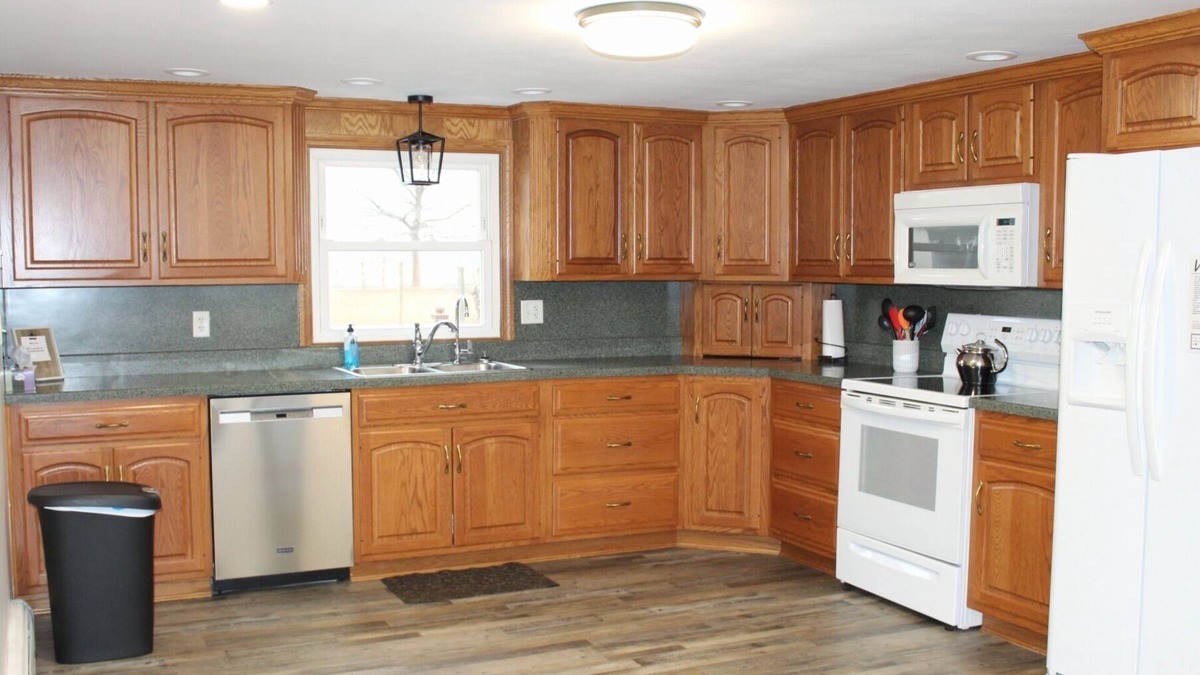 Stouchsburg Other | Spacious 6-bedroom farmhouse in charming Myerstown with AC, WiFi