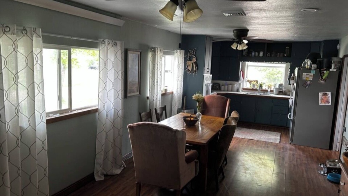 Lonergan Other | Spacious 6-bedroom farmhouse in at gorgeous Lake Mac with AC, WiFi