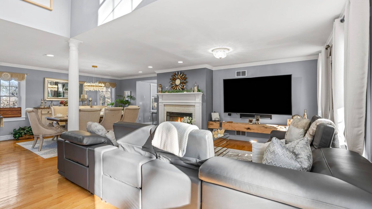 Barnstable House | Spacious 6-bedroom house in delightful Cape Cod with Saltwater pool & firepit