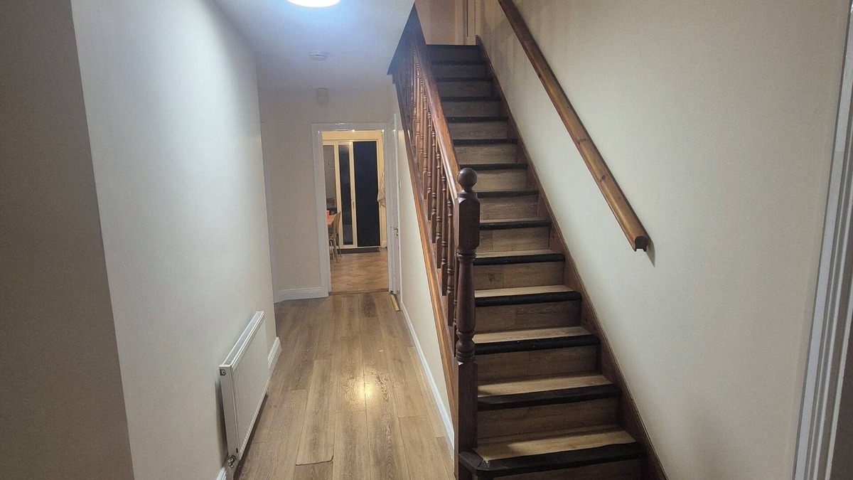 Annacotty House | Spacious 6-bedroom house in charming Limerick with WiFi