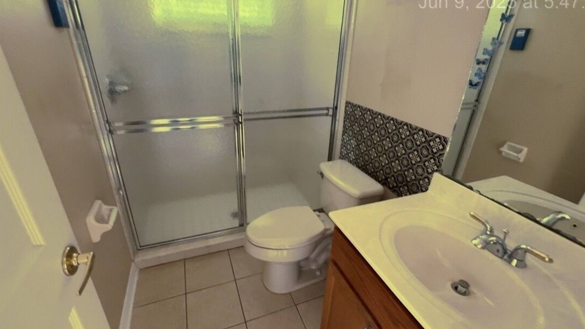 Sanford House | Spacious 6-bedroom house in charming Sanford with AC, laundry room, and parking.