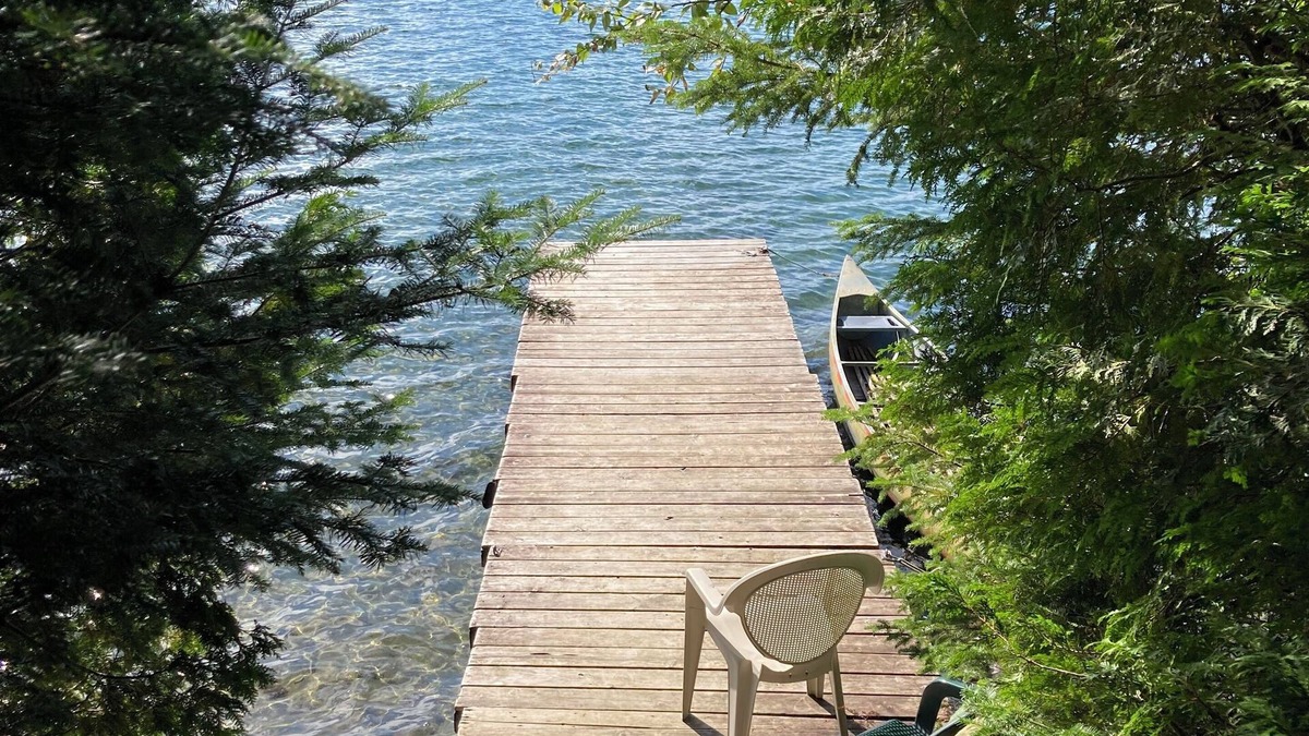 Greensboro Cottage | Spacious 6-bedroom lake house in fabulous Greensboro Vermont with WiFi.